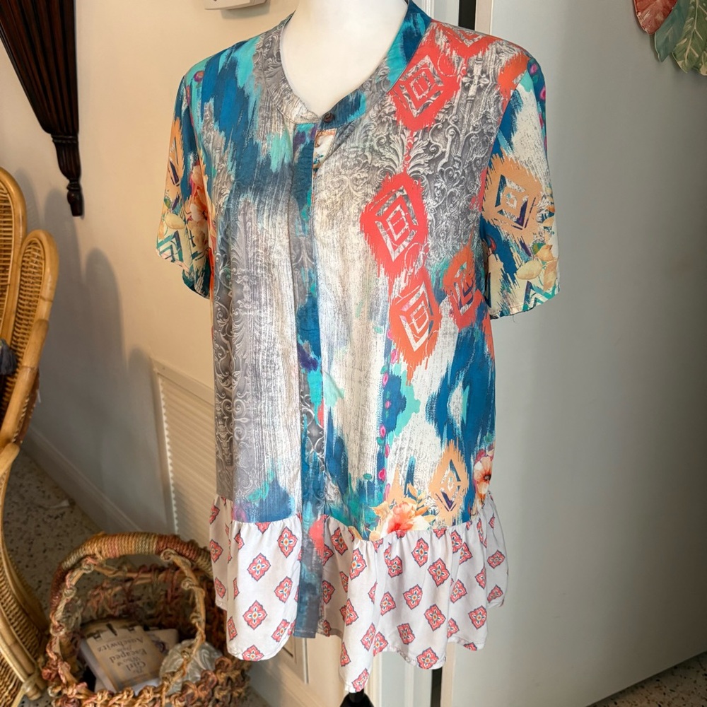 TOLANI Short Sleeve Button Up Blue Grey Print Tunic Top! Floral & Abstract! Sm
